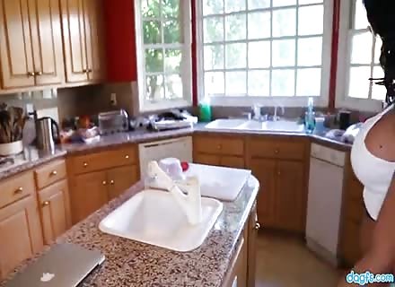 Peta Sexy Gf Kitchen Pov Fuck