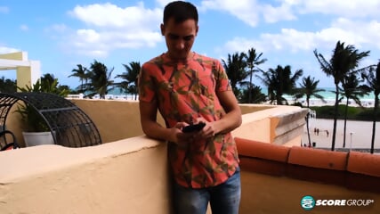 Diana Eisley: Sexting Hook Up